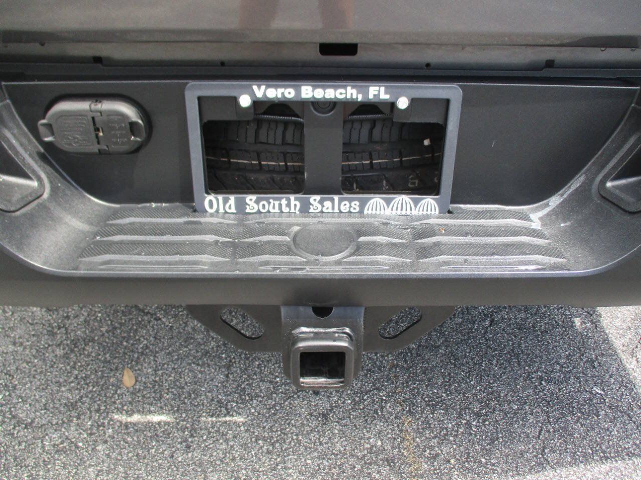 Used 2020 Toyota Tundra SR5 w/ SR5 Upgrade Package AWD/4WD image 35
