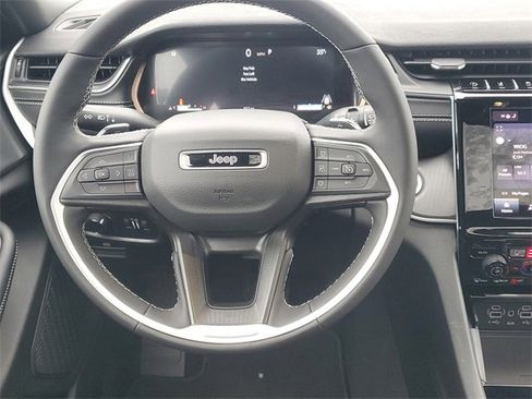 New 2025 Jeep Grand Cherokee L Altitude image 15