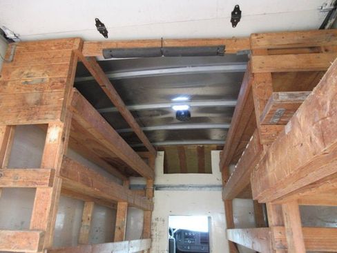 Used 2015 Chevrolet Express 3500 image 32