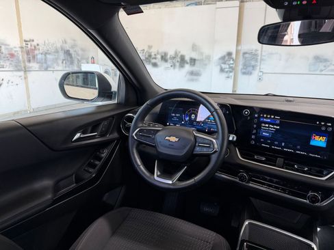 Used 2025 Chevrolet Equinox LT image 33