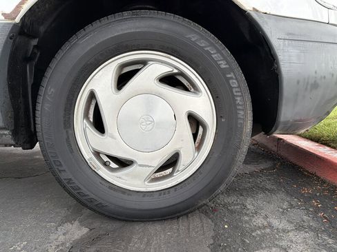 Used 1998 Toyota Sienna LE image 20