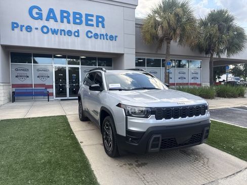 Used 2026 Jeep Cherokee Limited AWD/4WD image 2