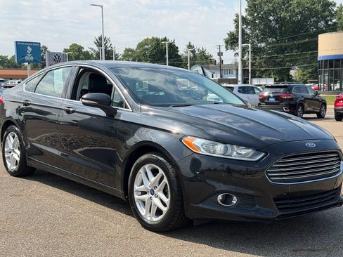 Used 2014 Ford Fusion SE w/ Equipment Group 202A FWD image 7