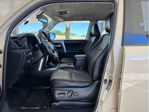 Used 2017 Toyota 4Runner SR5 Premium AWD/4WD image 10