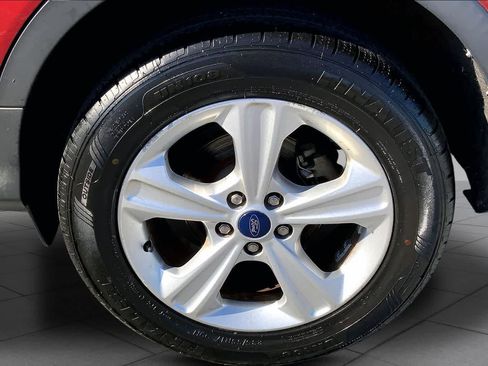 Used 2016 Ford Escape SE w/ Equipment Group 201A FWD image 11