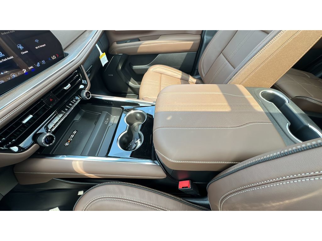 New 2026 Chevrolet Tahoe High Country w/ Sun And Tow Package AWD/4WD image 20