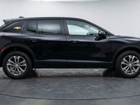 Used 2025 Chevrolet Equinox LT FWD image 11