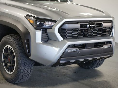 New 2026 Toyota Tacoma TRD Off-Road AWD/4WD image 4