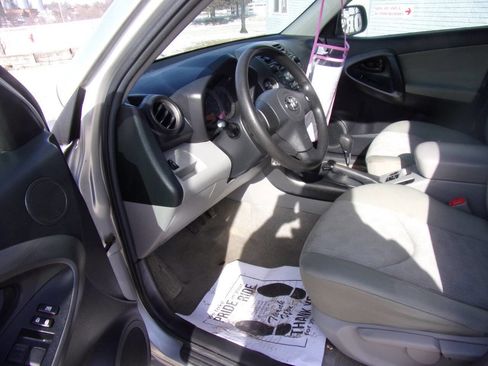 Used 2009 Toyota RAV4 4WD image 2