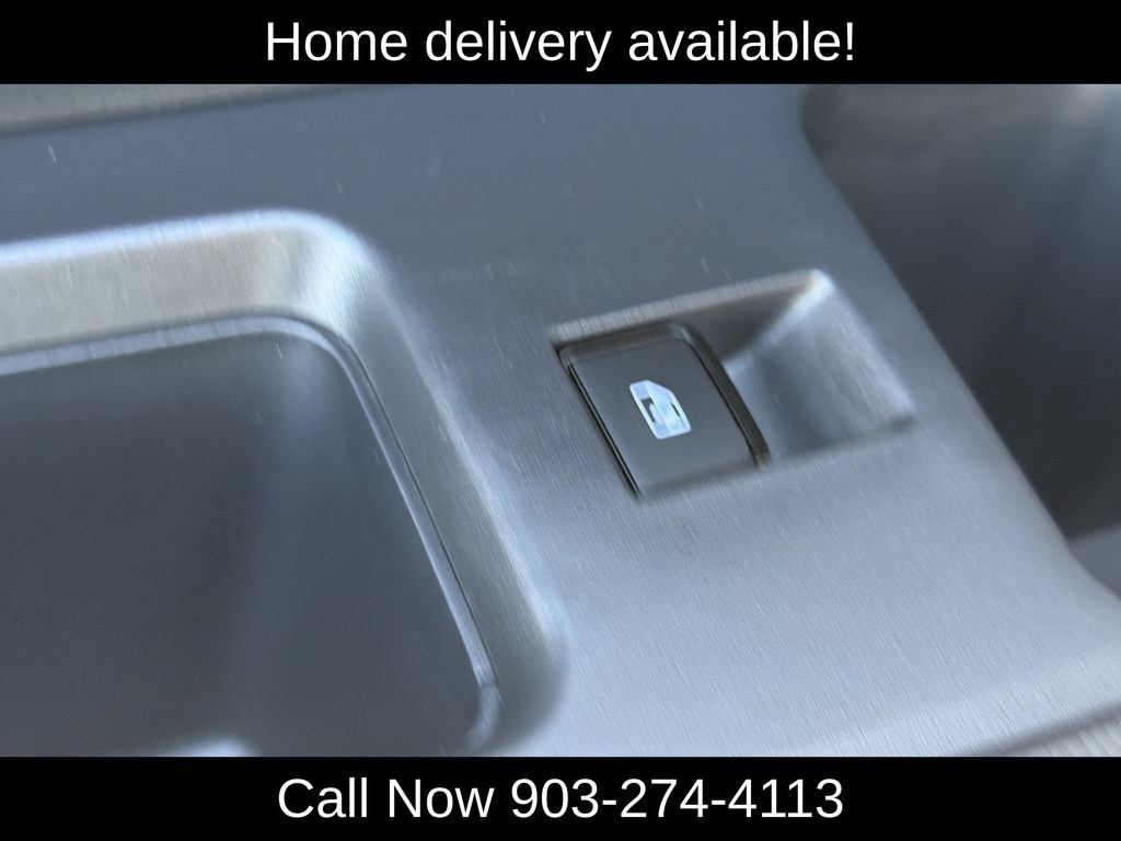 Used 2025 Nissan Pathfinder SV FWD image 14
