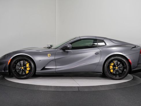Used 2023 Ferrari 812 GTS image 7