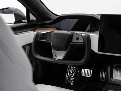 Used 2023 Tesla Model S image 16