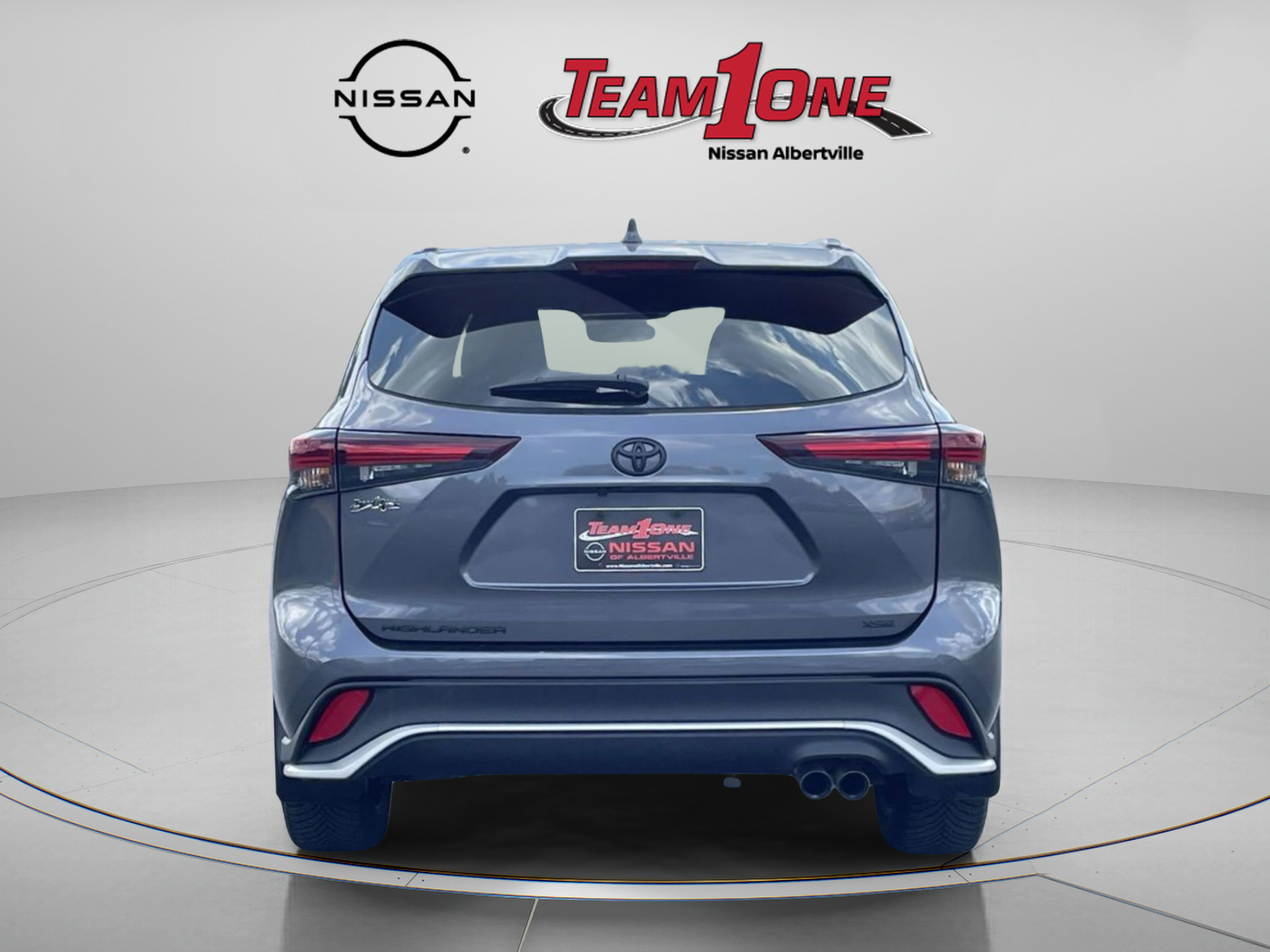 Used 2024 Toyota Highlander XSE FWD image 6