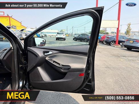 Used 2014 Ford Focus SE FWD image 24