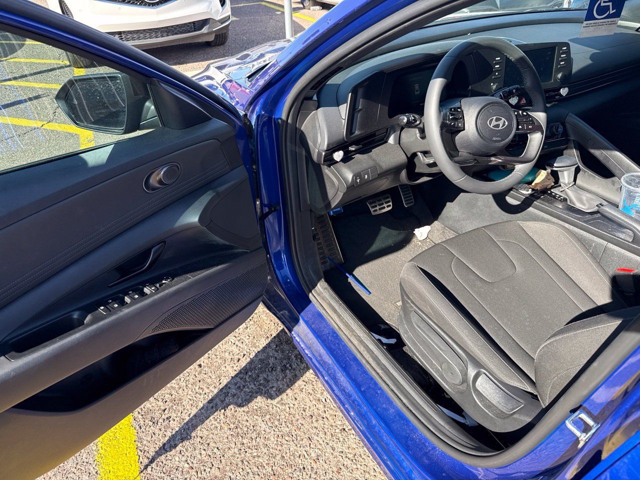 Used 2025 Hyundai Elantra Sport FWD image 5