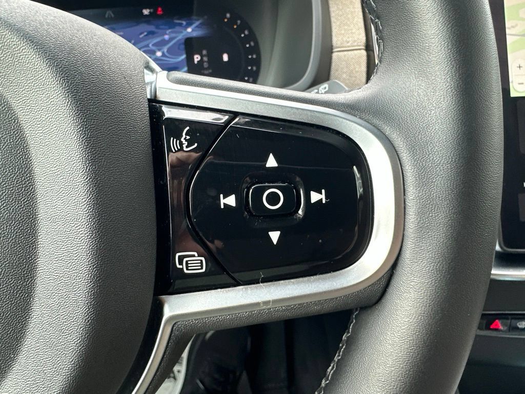 Certified 2026 Volvo XC90 B6 Plus AWD/4WD image 25