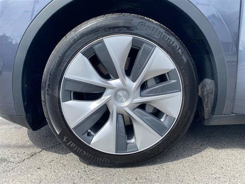 Used 2024 Tesla Model Y Long Range AWD/4WD image 14