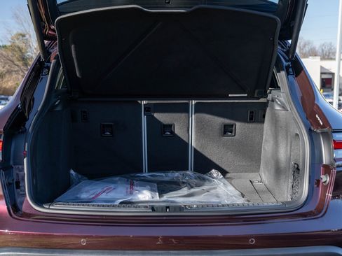 New 2026 Porsche Macan image 16