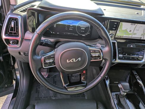 Used 2023 Kia Sorento SX Prestige image 17