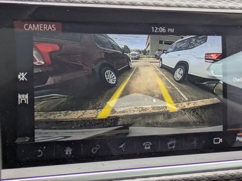 Used 2019 Land Rover Range Rover Velar S AWD/4WD image 15