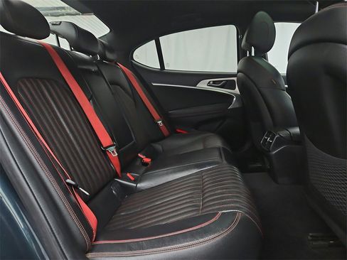 Used 2022 Genesis G70 3.3T w/ Sport Advanced Package image 27