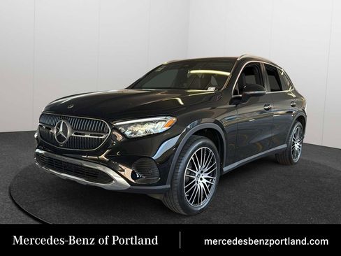 Used 2025 Mercedes-Benz GLC 300 4MATIC image 1