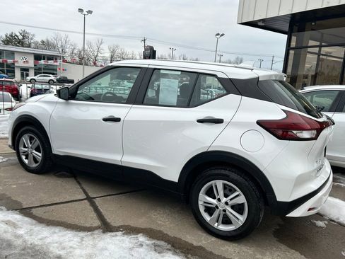 Used 2023 Nissan Kicks S image 9