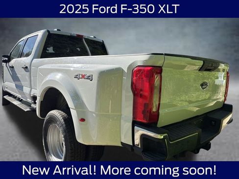 Used 2025 Ford F350 XLT AWD/4WD image 3