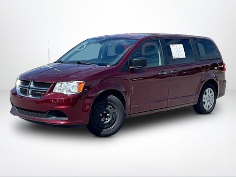 Used 2019 Dodge Grand Caravan SE FWD image 2