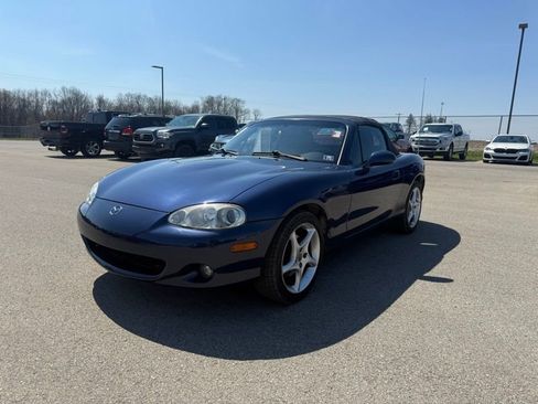 Used 2003 MAZDA MX-5 Miata image 3
