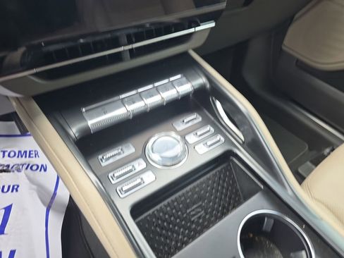 Used 2024 Lincoln Nautilus Premier image 25