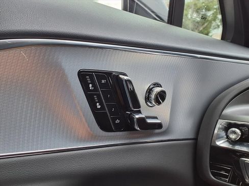 Used 2024 Cadillac Lyriq Tech RWD image 27