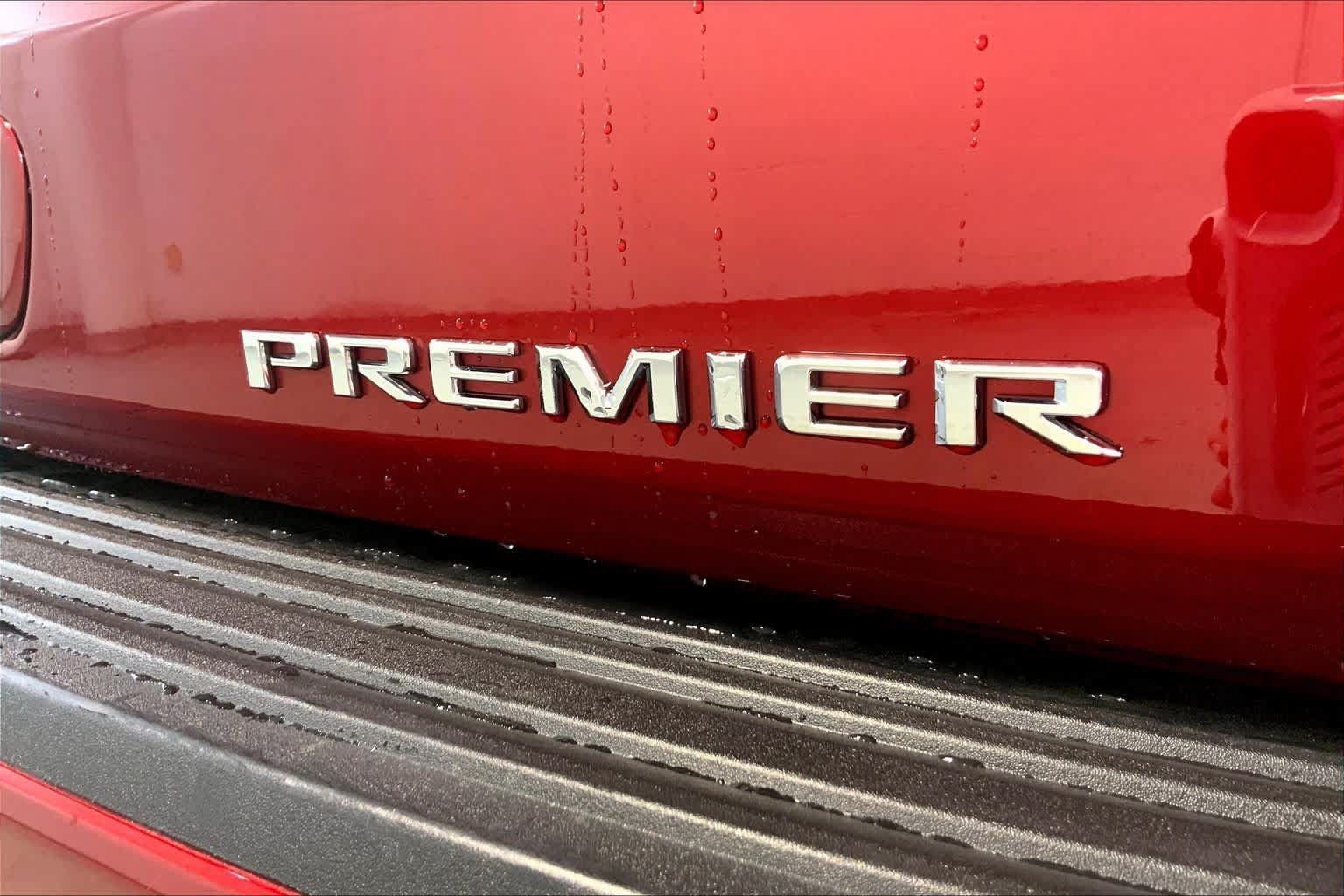 Used 2024 Chevrolet Tahoe Premier AWD/4WD image 9