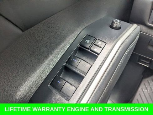 Used 2022 Toyota Highlander XSE AWD/4WD image 27