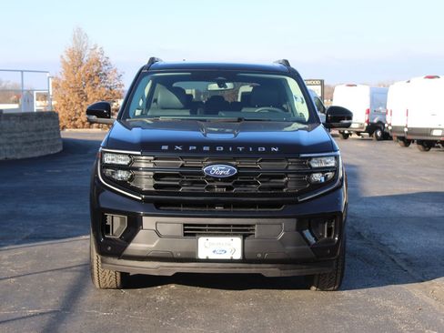 New 2025 Ford Expedition Active AWD/4WD image 8
