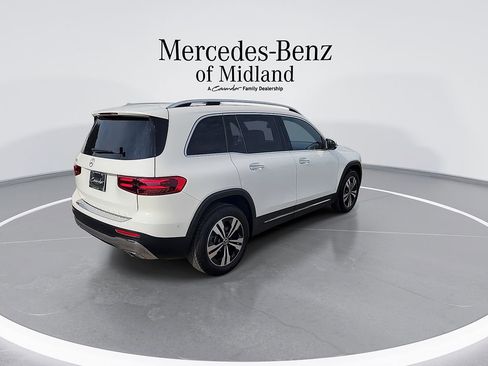 New 2025 Mercedes-Benz GLB 250 image 8