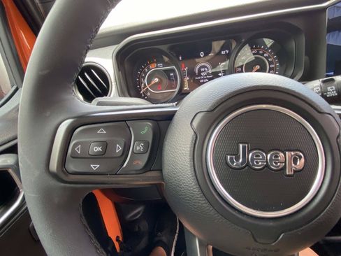 Used 2025 Jeep Wrangler Unlimited Sport AWD/4WD image 33