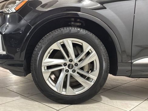 Used 2023 Audi Q7 3.0T Premium w/ Convenience Package AWD/4WD image 16