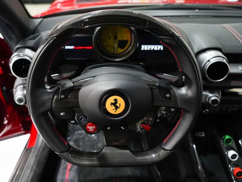 Used 2018 Ferrari 812 Superfast RWD image 10