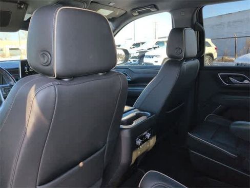 Used 2021 GMC Yukon SLT w/ SLT Luxury Package image 19
