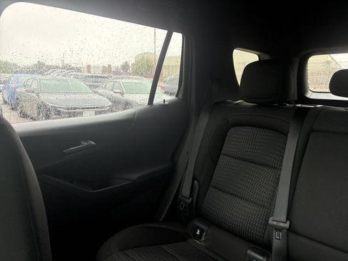 Used 2025 Chevrolet Equinox LT FWD image 34