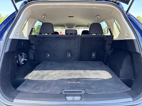 Used 2023 Nissan Rogue SV FWD image 16