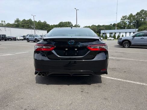 Used 2022 Toyota Camry SE FWD image 6