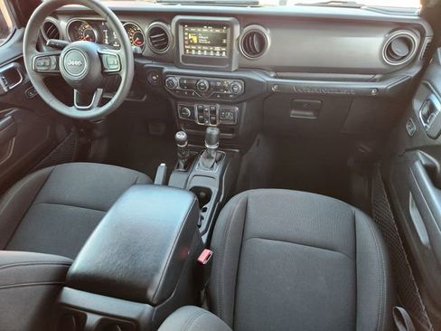 Used 2023 Jeep Wrangler Willys image 23