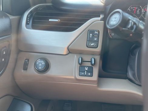 Used 2015 GMC Yukon XL SLT w/ HD Trailering Package RWD image 18