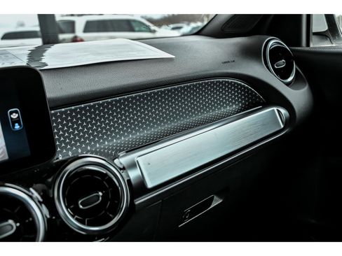 New 2026 Mercedes-Benz GLB 250 4MATIC image 16