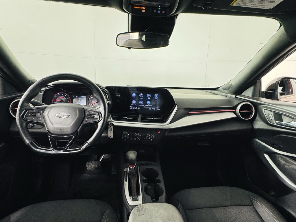 Used 2024 Chevrolet Trax RS w/ Driver Confidence Package FWD image 19
