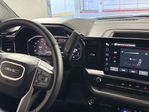 Used 2025 GMC Sierra 1500 Elevation image 22