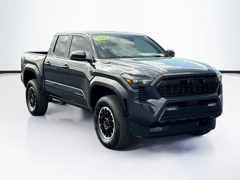 Used 2025 Toyota Tacoma TRD Off-Road AWD/4WD image 3