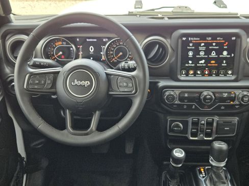 Used 2023 Jeep Wrangler Unlimited Sport AWD/4WD image 34
